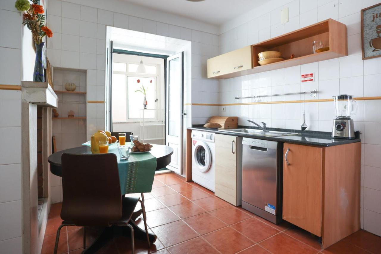Apartment Center In Lively Bairro Alto! Lissabon