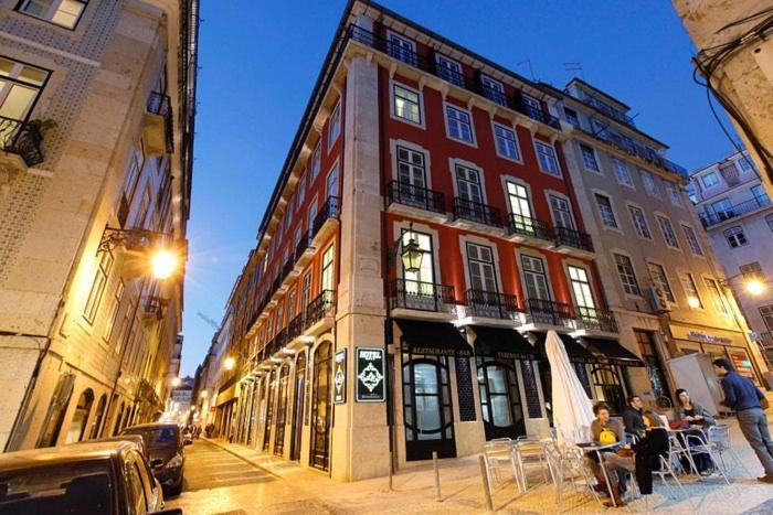 Com Varanda Na Rua Dos Douradores * Lissabon