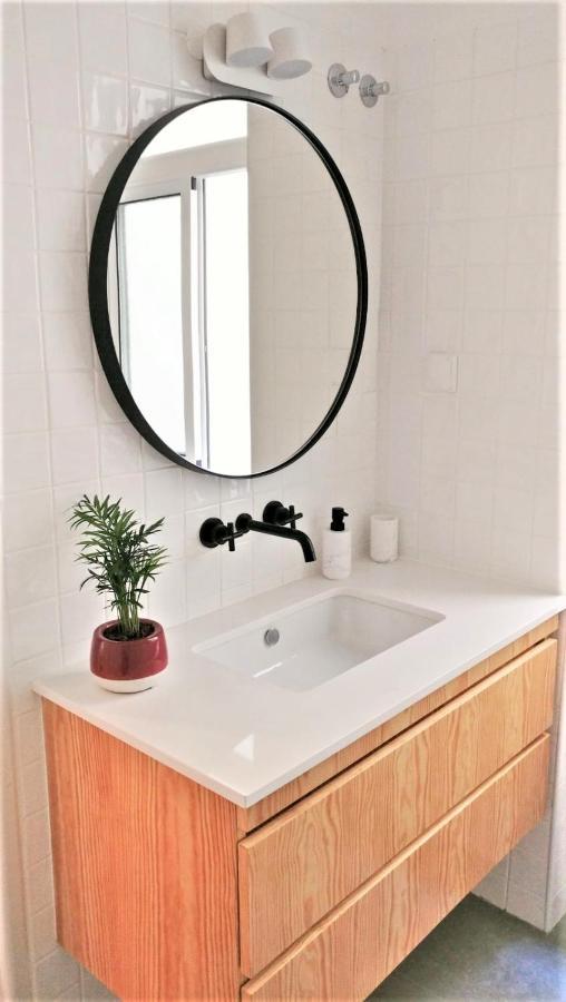 Bright Alcantara Escape With Ac Appartement *