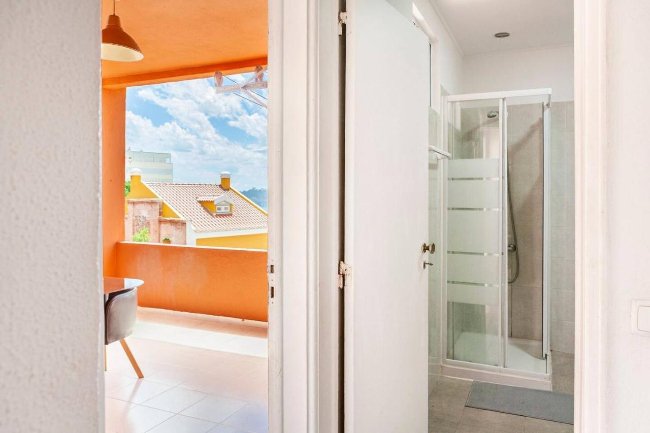 Relax In For 4 People With Terrace And Parking * Lissabon