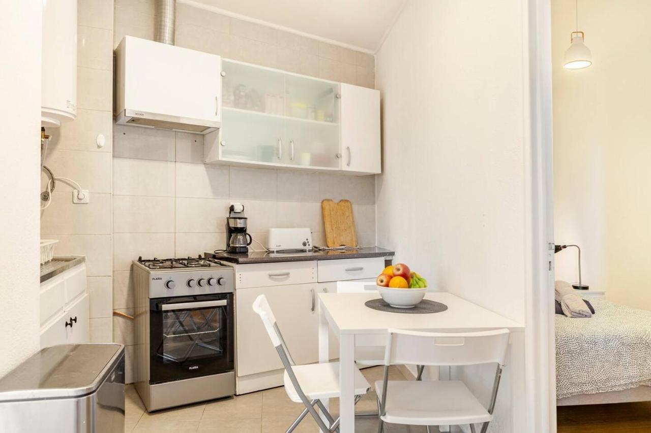 Appartement Relax In For 4 People With Terrace And Parking Lissabon