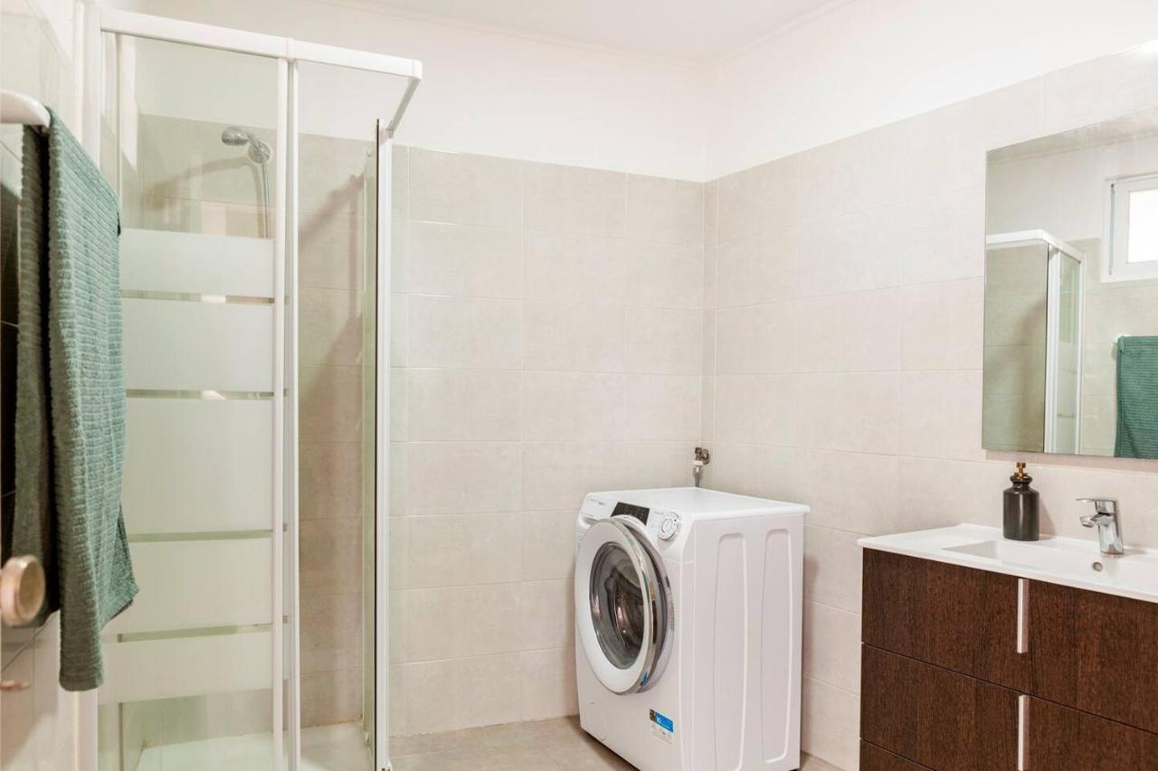 Relax In For 4 People With Terrace And Parking * Lissabon