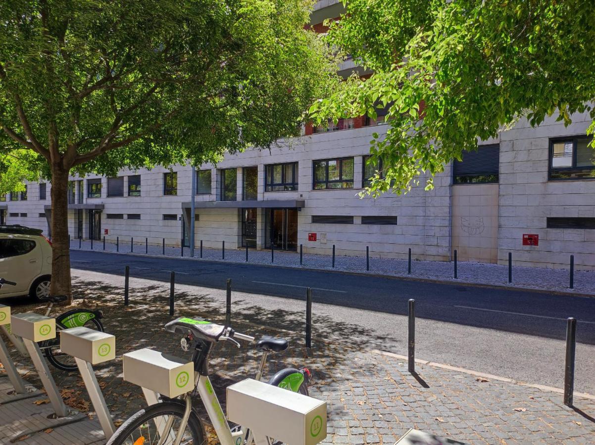 Lisbon, Modern T2 In Parque Nacoes, *