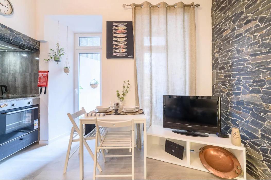 Modern Rustic In Graca By Lovelystay Appartement *