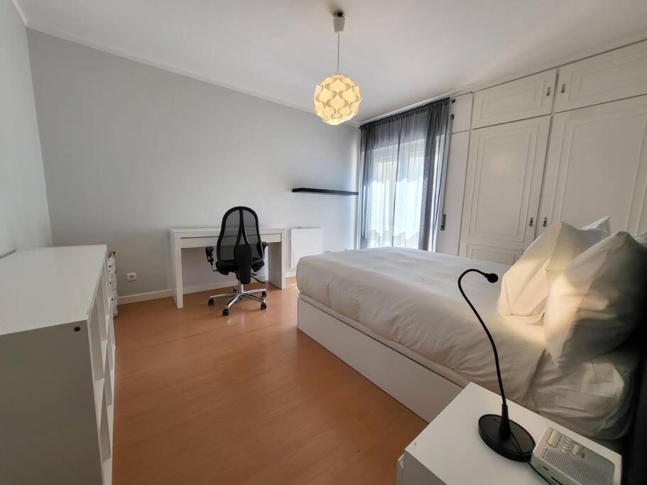 Family-friendly Flat 2br 2ba Metro Telheiras Apartment Lissabon