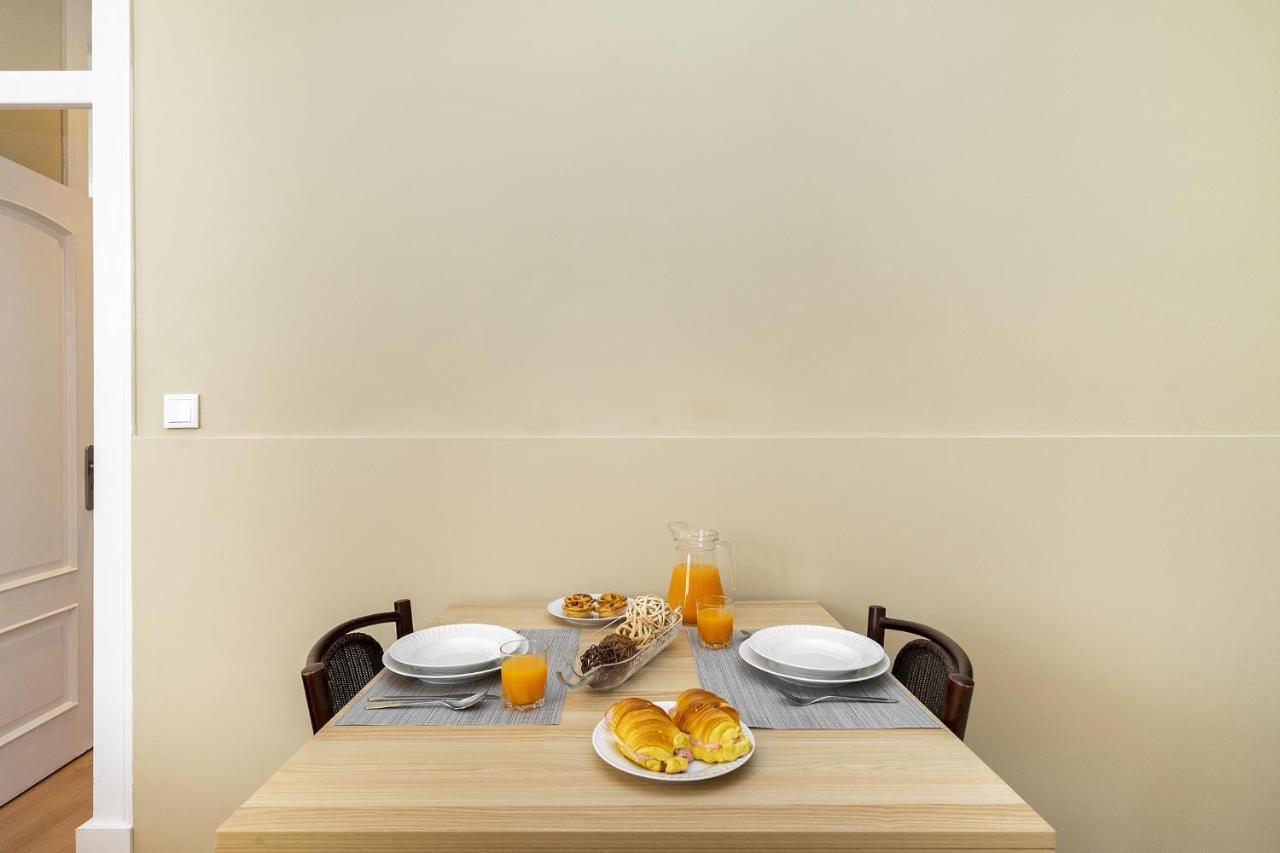 Whome Urban Comfort: 1-br Near Airport & Train Station Apartment *