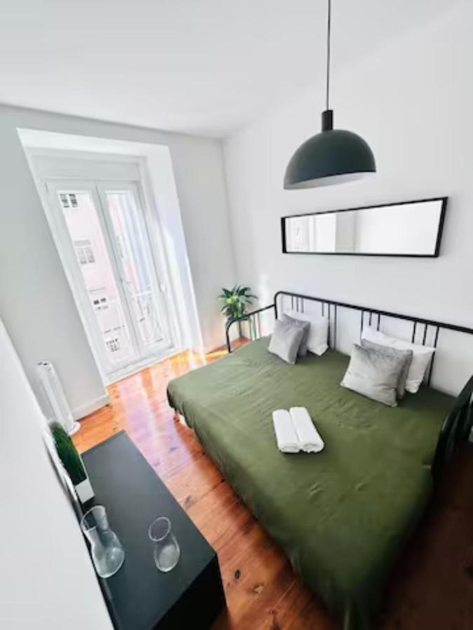 Large Flat Up 8pp Appartement Lisboa