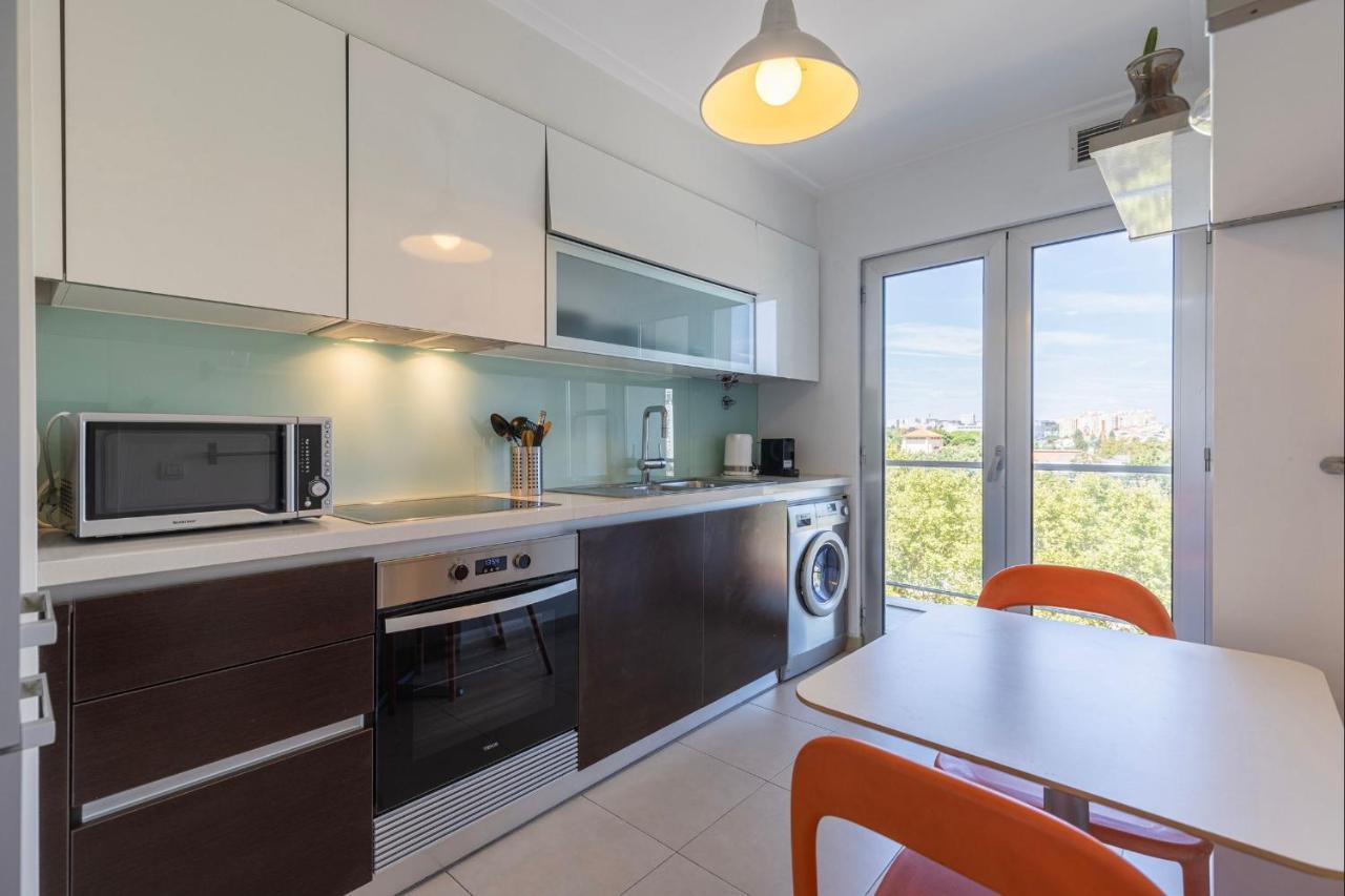 Lovely 1 Bdr With Pool By Lovelystay