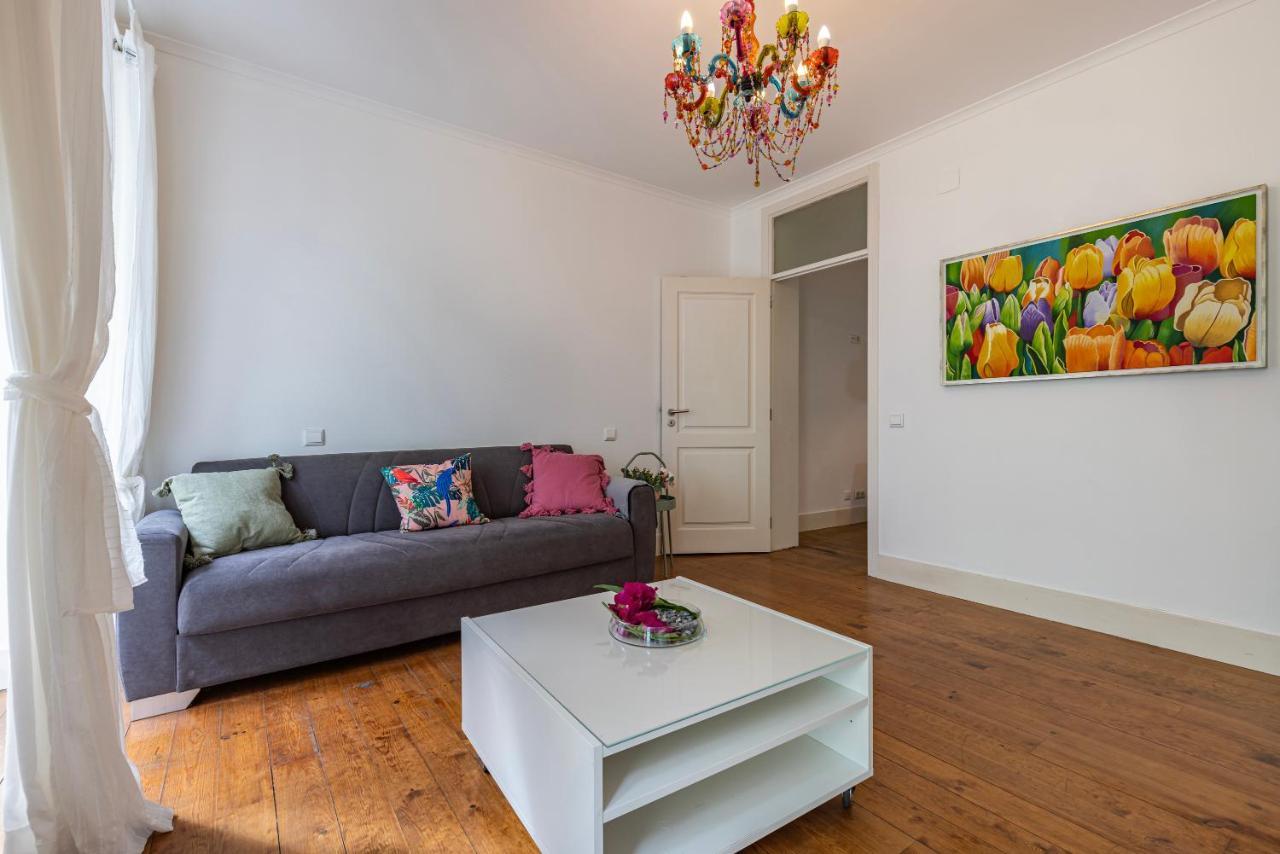 Lovely Patio Getaway In * Lissabon