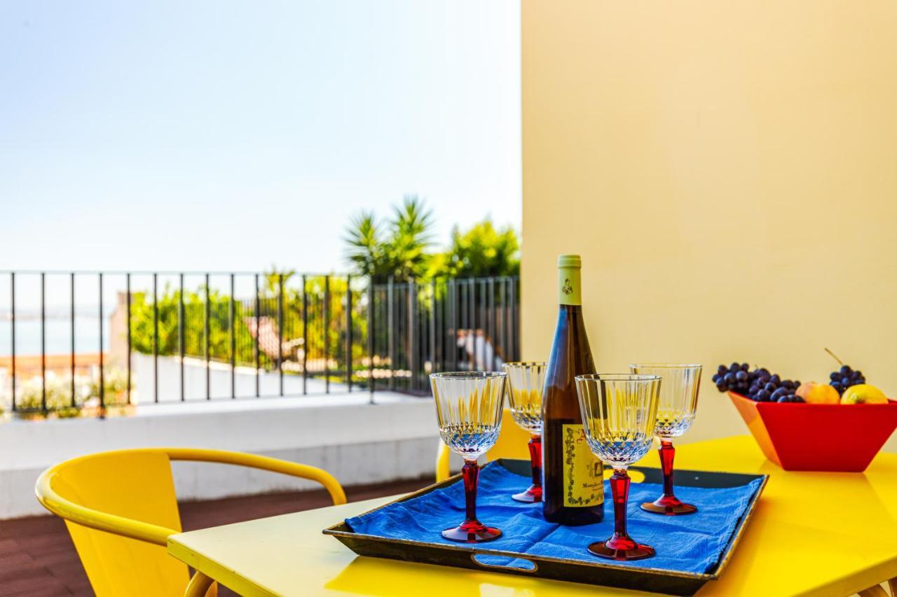 110m2 Flat, Large Terrace With A View And A Garden Apartment *