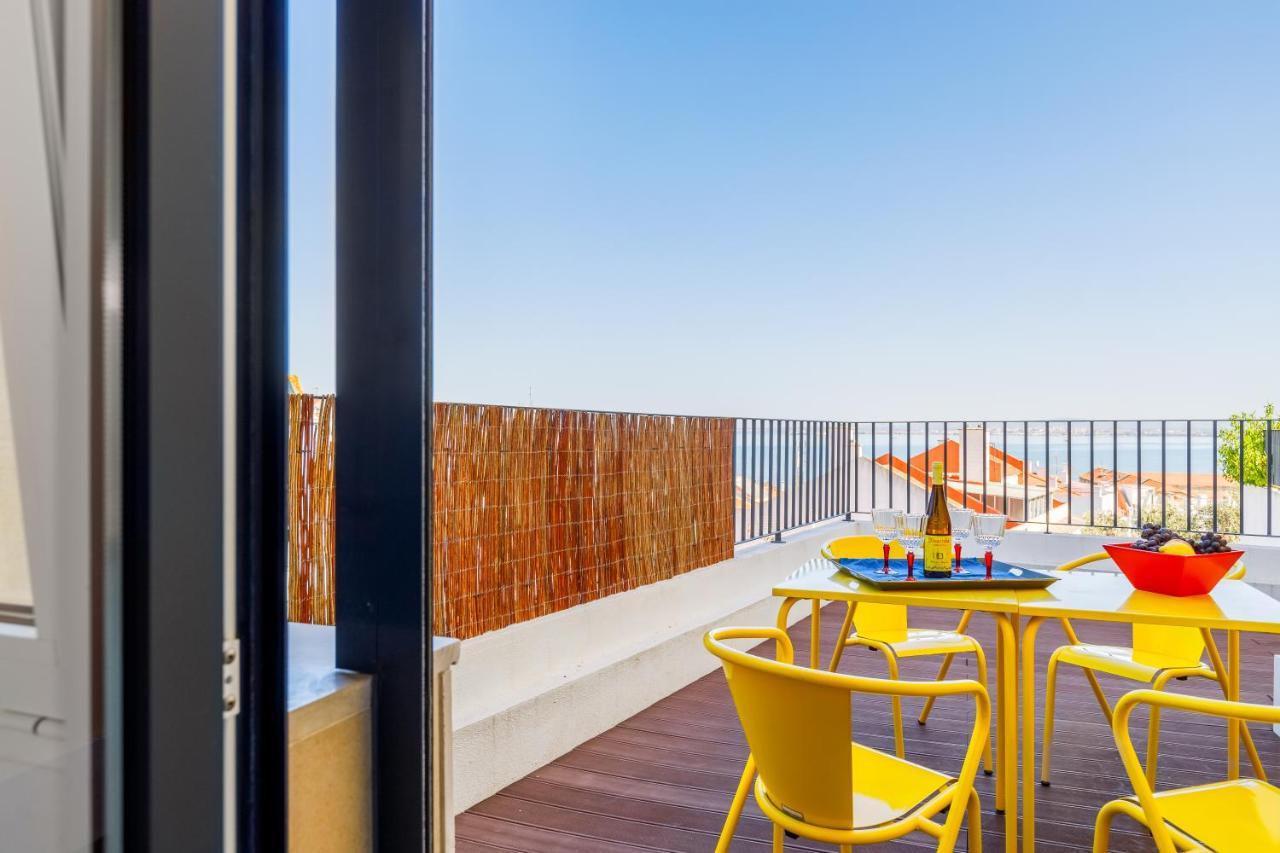110m2 Flat, Large Terrace With A View And A Garden *