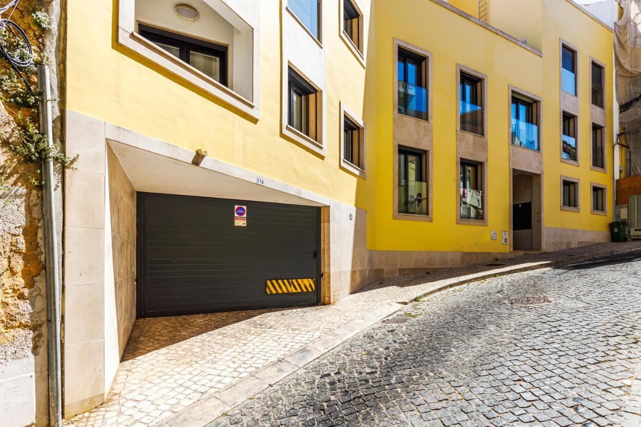 110m2 Flat, Large Terrace With A View And A Garden * Lissabon