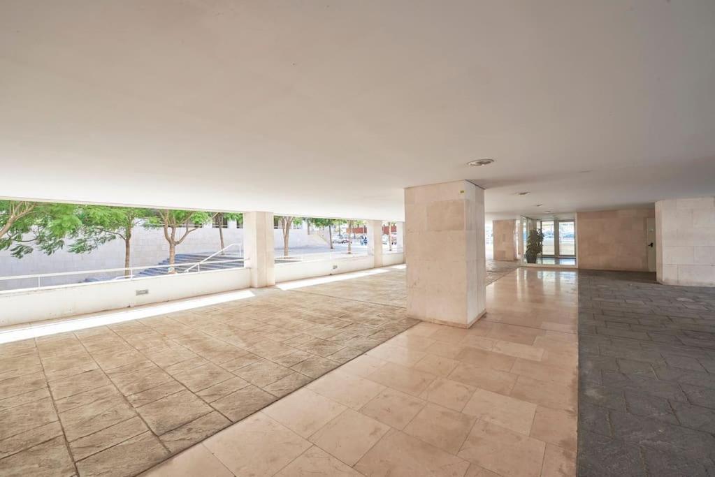 Apartment Modern In Parque Nacoes Lissabon