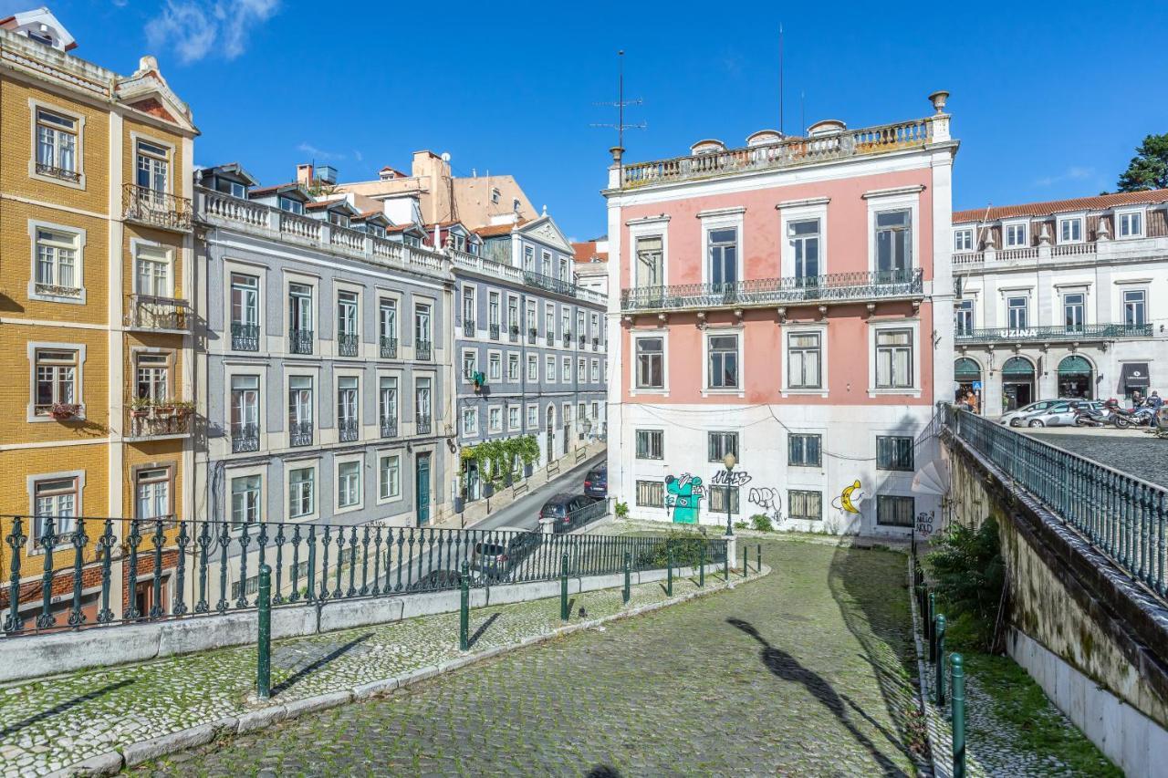 Principe Real Charming Garden View Flat At The Heart Of Lissabon