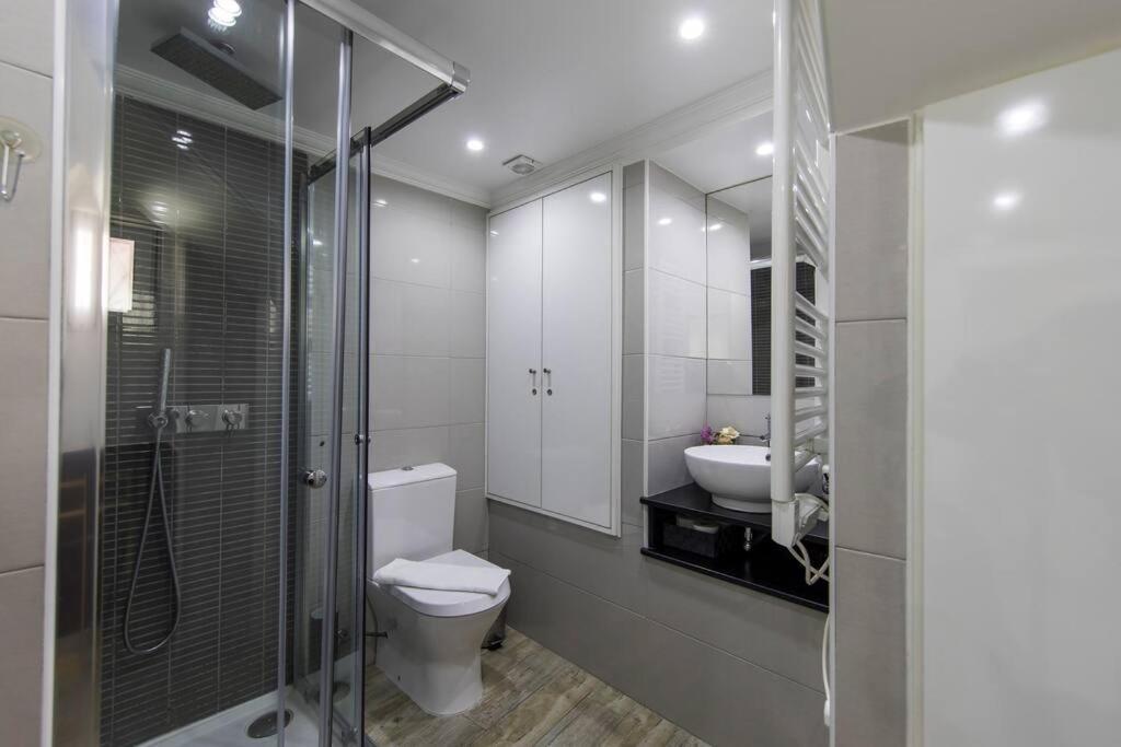 Panteao House In Alfama - With A/c * Lissabon