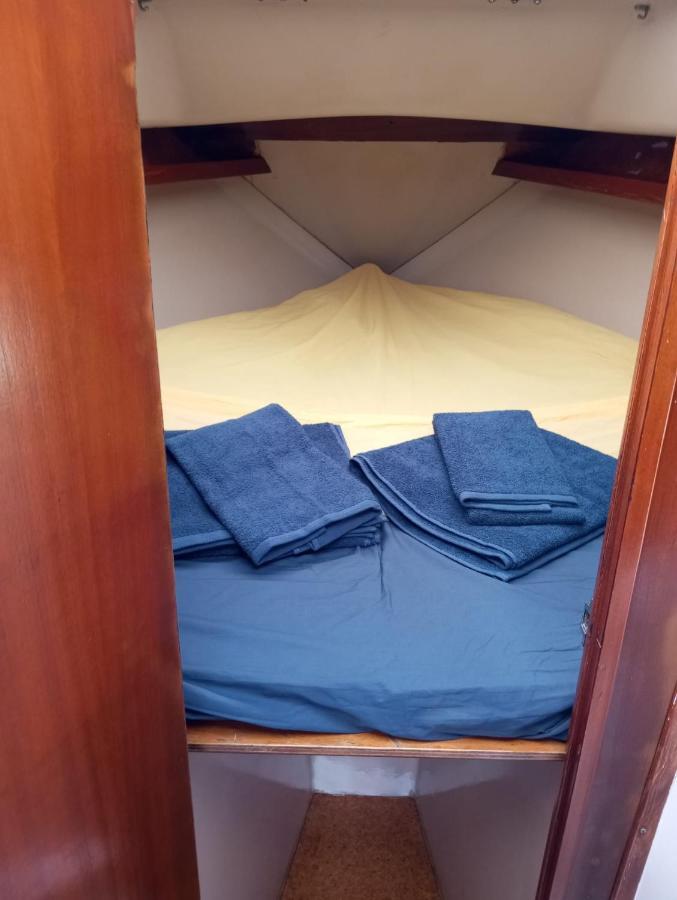 Botel Cosy Boat