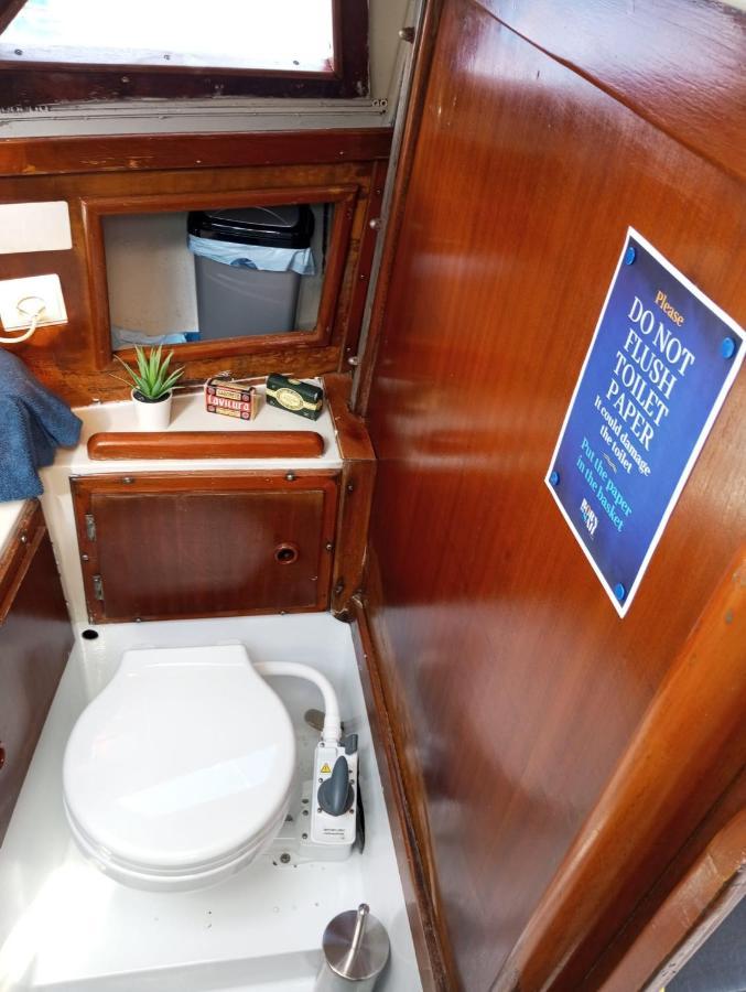 Cosy Boat Botel *