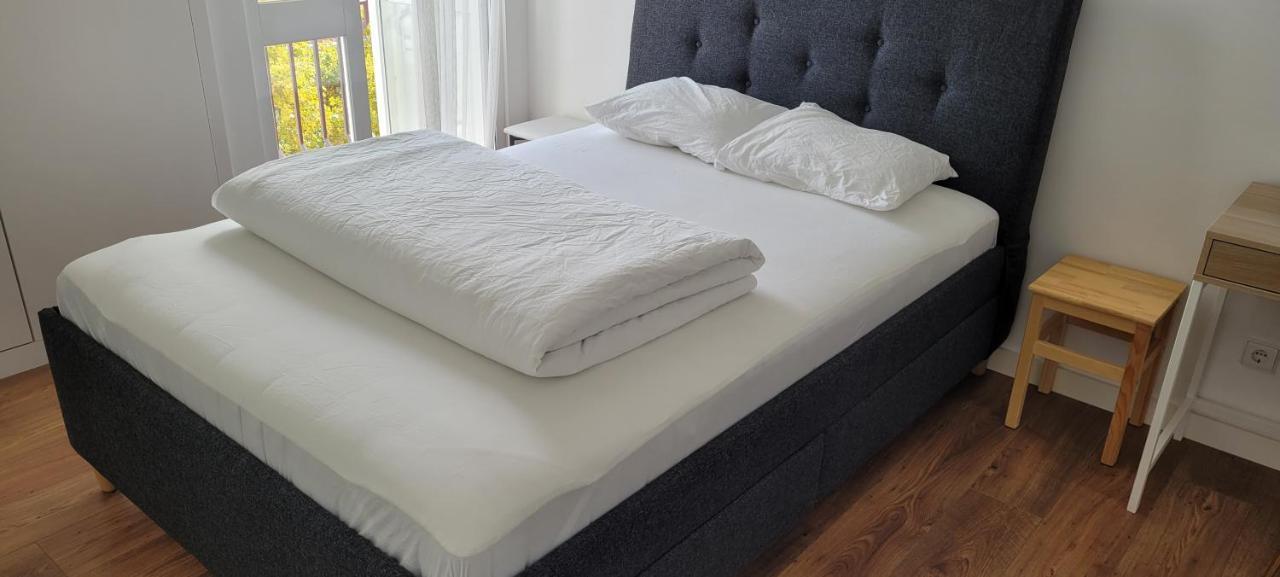 Comfy Near Metro & Airport Quarto em Acomodações Particulares Lisboa