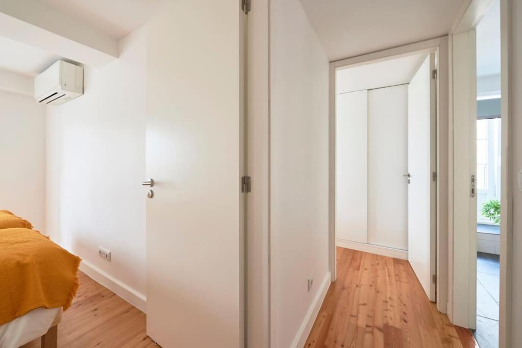 Charming Duplex With Private Terrace And Parking * Lisboa