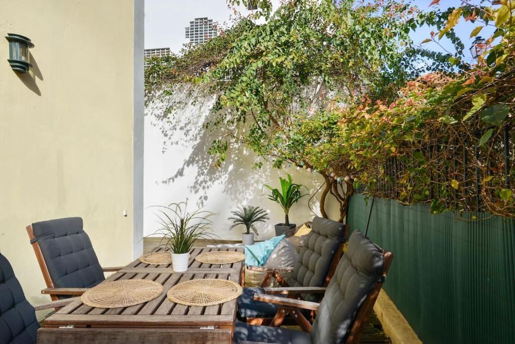 Charming Duplex With Private Terrace And Parking * Lisboa