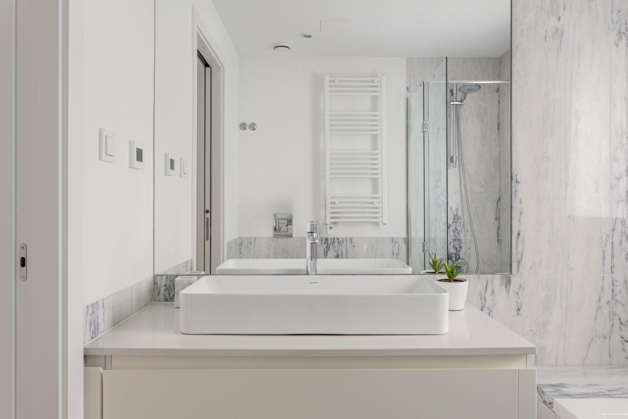 Modern 3br With Terrace In Benfica By Host For Us Appartement *