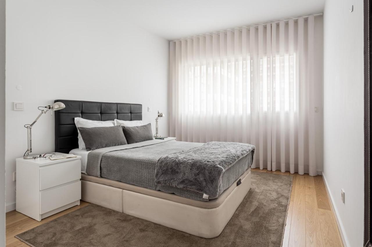 Appartement Modern 3br With Terrace In Benfica By Host For Us *
