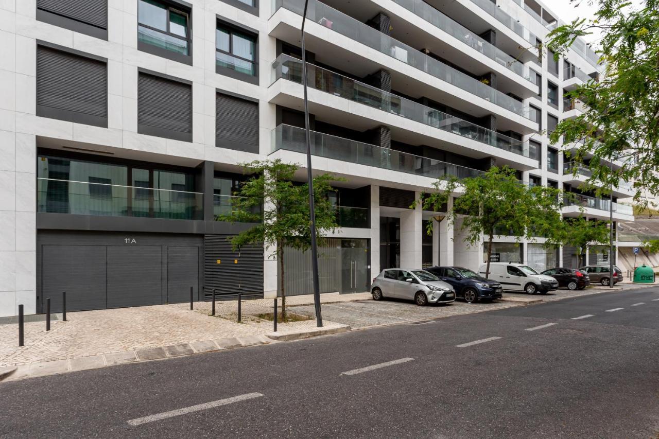 Appartement Modern 3br With Terrace In Benfica By Host For Us