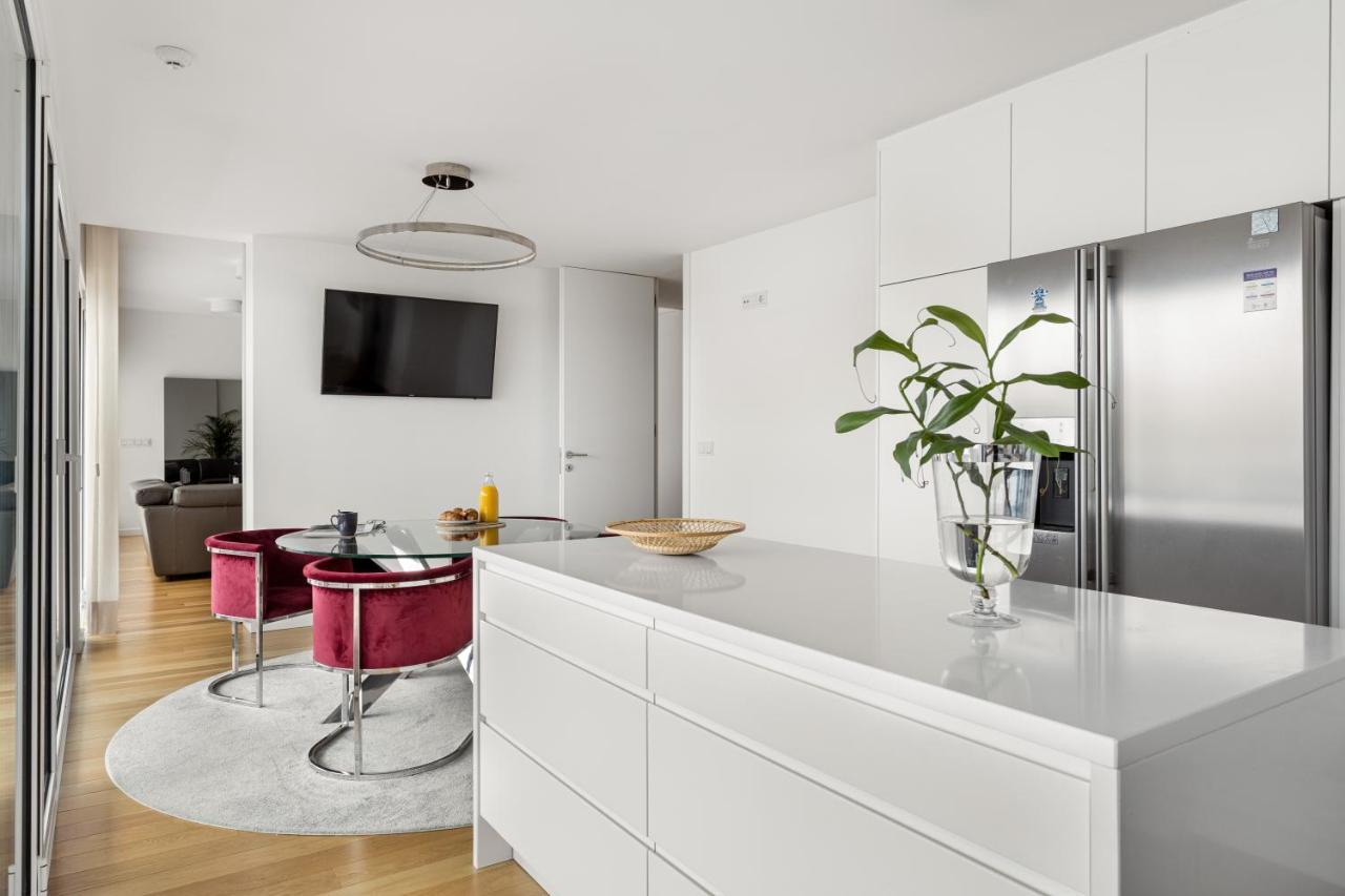 Appartement Modern 3br With Terrace In Benfica By Host For Us *