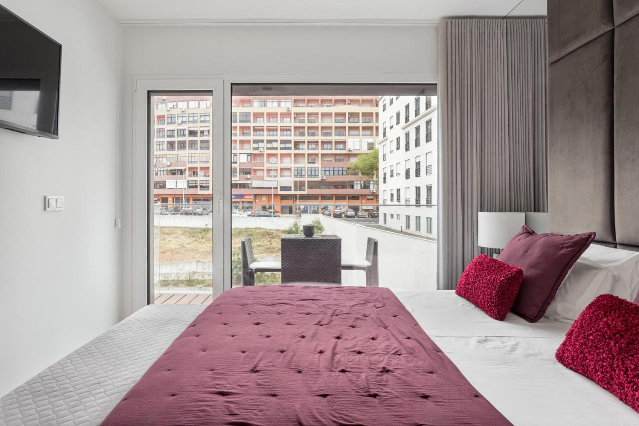 Modern 3br With Terrace In Benfica By Host For Us