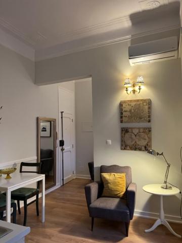 Romantic & Renewed 1 Bedroom In Campolide - 1e Apartment Lissabon