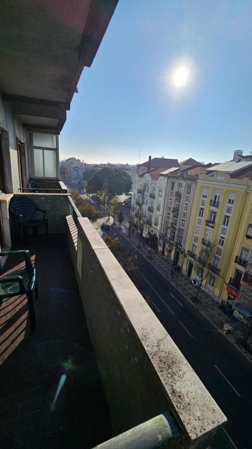 Single Or Double With Balcony Close To Alameda Metro! Séjour chez l'habitant Lisboa
