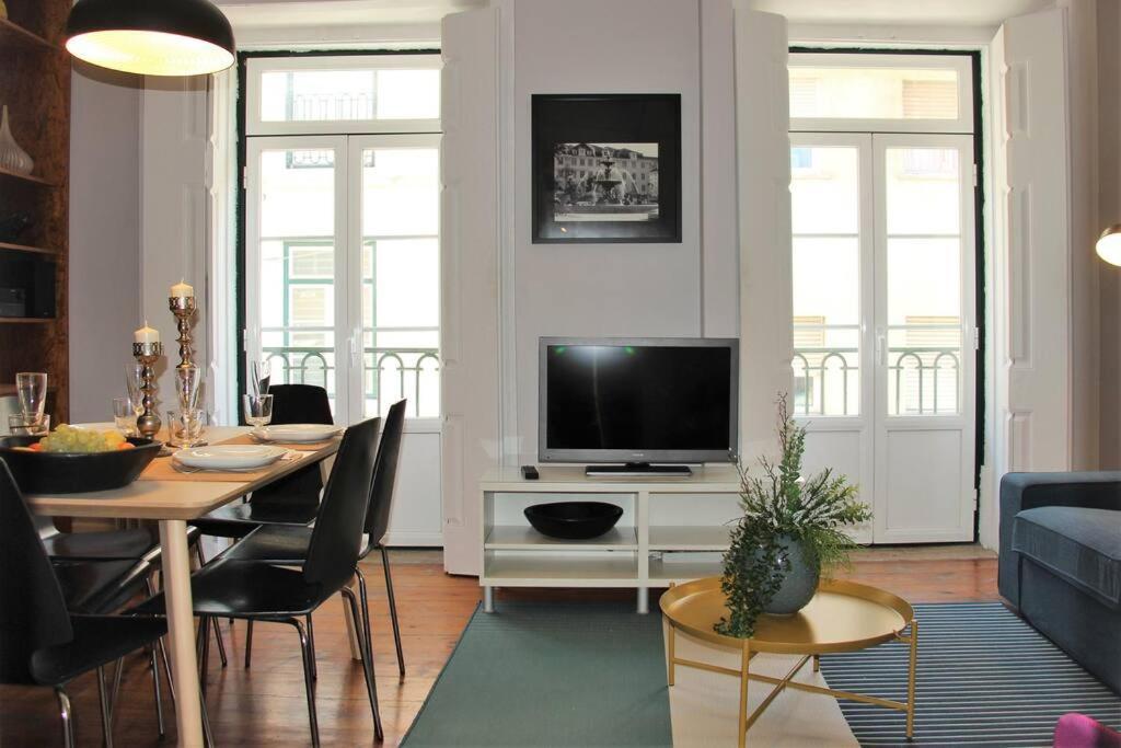 Appartement Sm1-happy At Hip Pr.real & Bair.alto + Private Patio! Lisboa