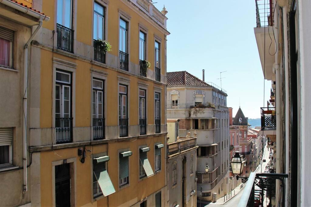 Appartement Sm1-happy At Hip Pr.real & Bair.alto + Private Patio!