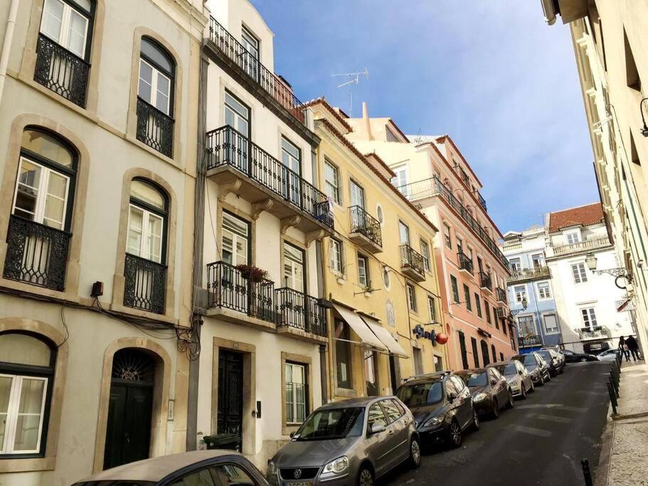 Appartement Sm1-happy At Hip Pr.real & Bair.alto + Private Patio! Lisboa