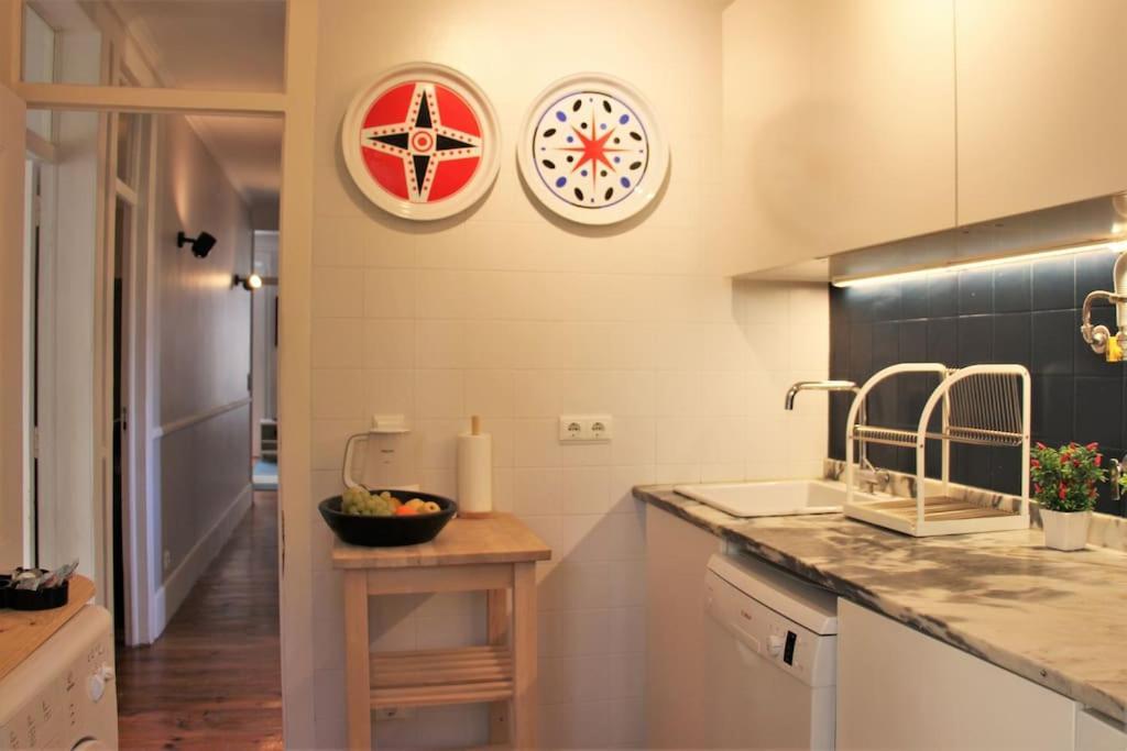Sm1-happy At Hip Pr.real & Bair.alto + Private Patio! Appartement Lisboa
