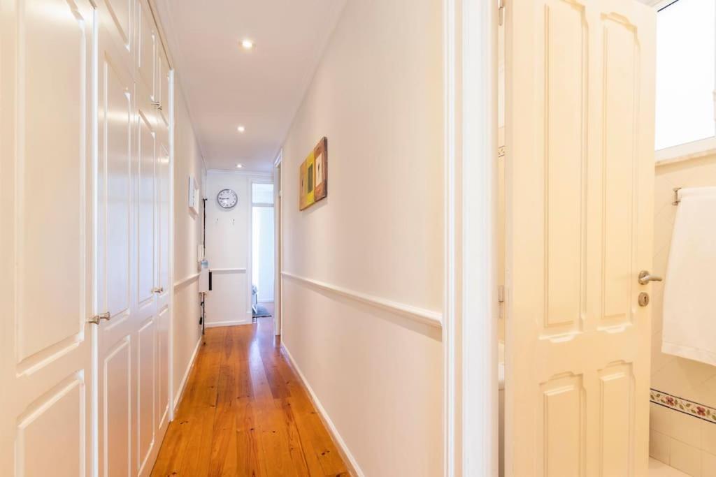 Spacious Near Saldanha * Lissabon