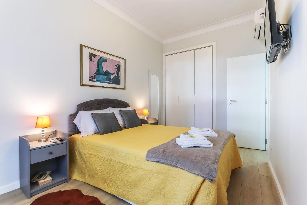 Apartamento Portucale ! Moscavide Casa Branca W/ Terrace