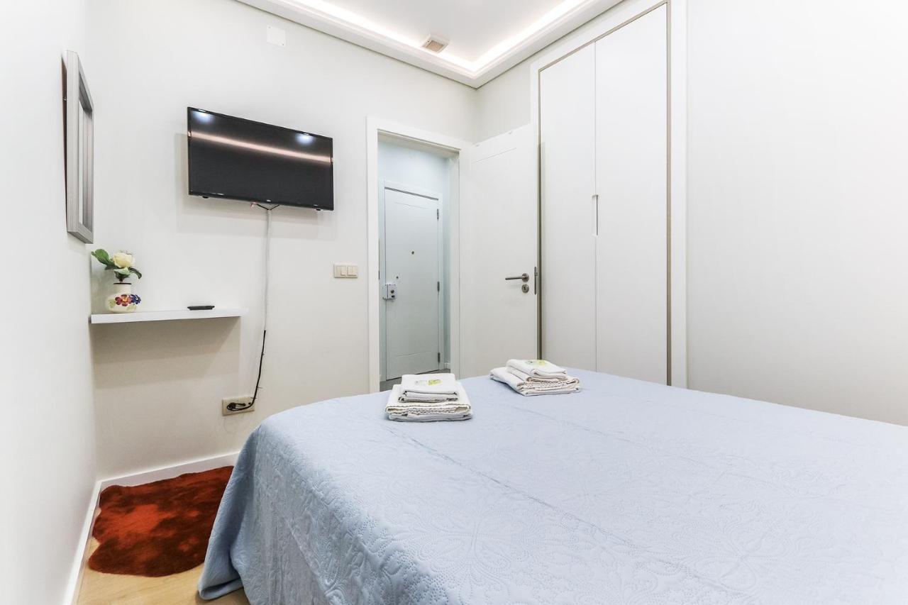 Apartamento Portucale ! Moscavide Casa Branca W/ Terrace Lisboa