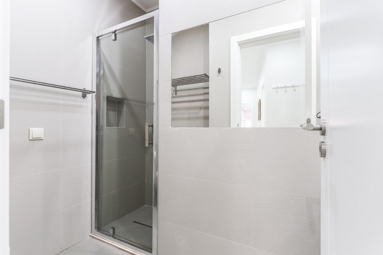 Apartamento Portucale ! Moscavide Casa Branca W/ Terrace