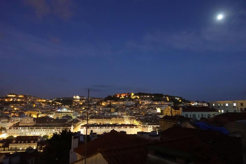 Appartement Charm And Fantastic View In A Fully Equipped In Center Lissabon