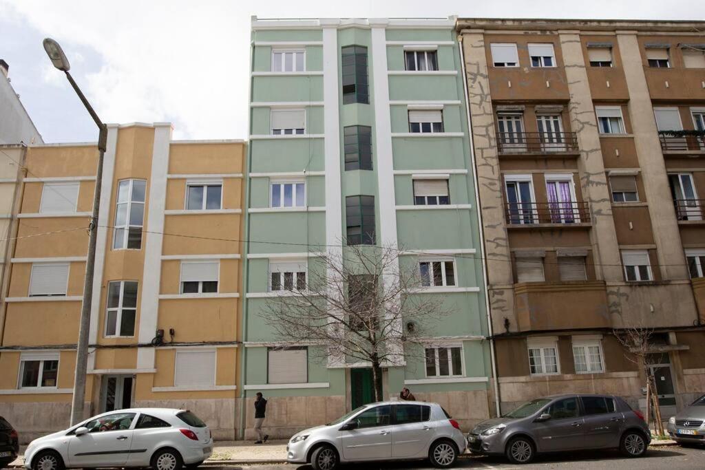 Vintage W/ Terrace Apartment Lissabon