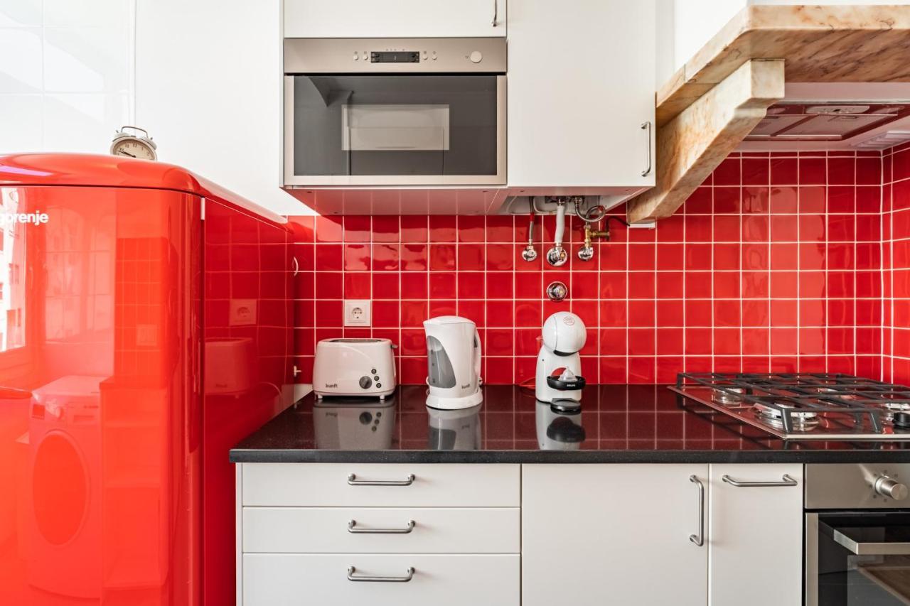 Akicity Alameda Yellow Apartment Lissabon