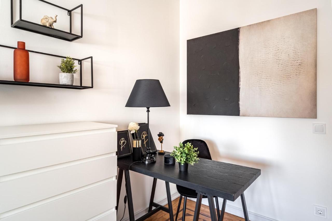 Akicity Alameda Yellow Apartment Lissabon