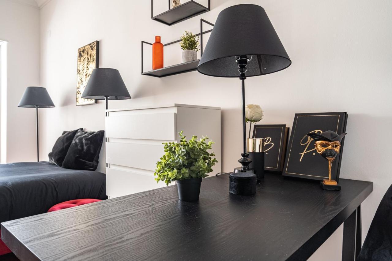 Akicity Alameda Yellow Apartment