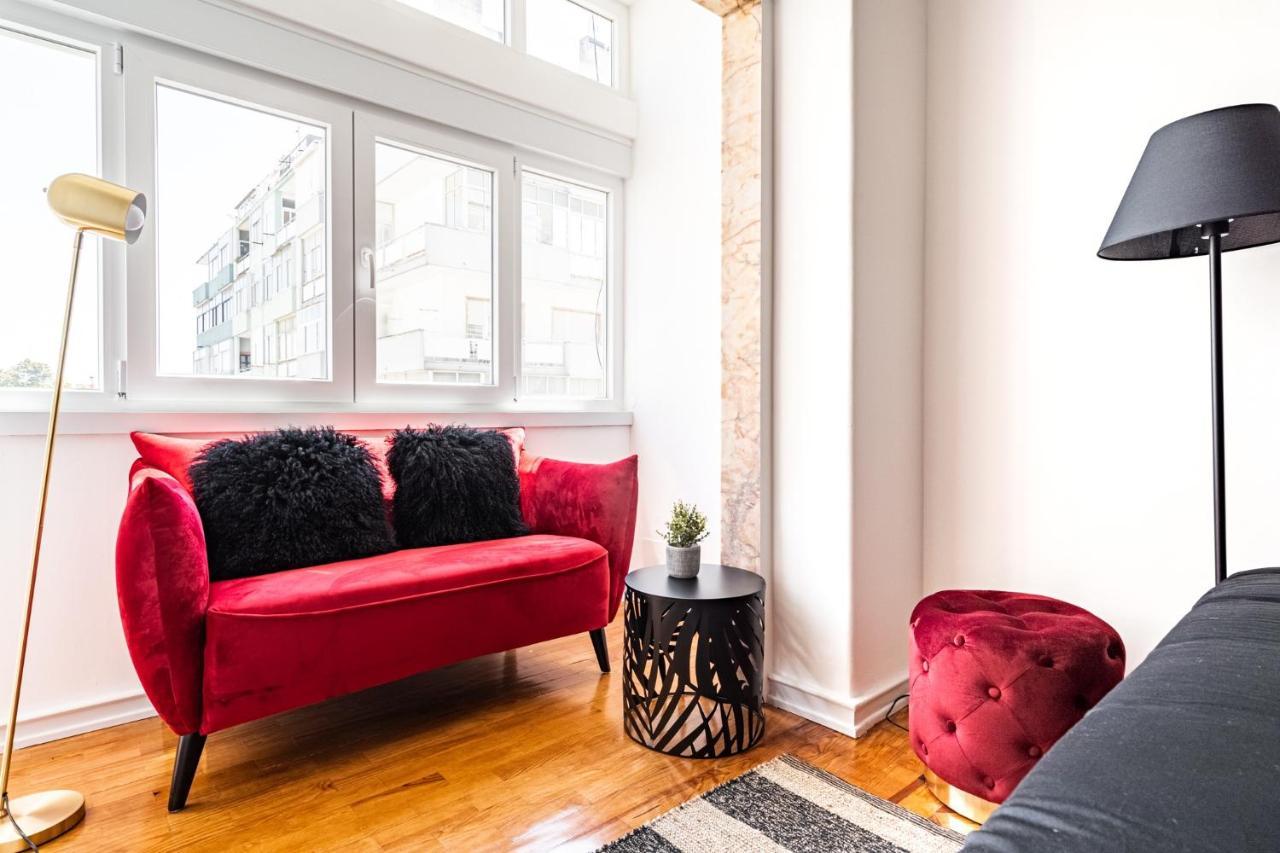 Akicity Alameda Yellow Apartment Lissabon