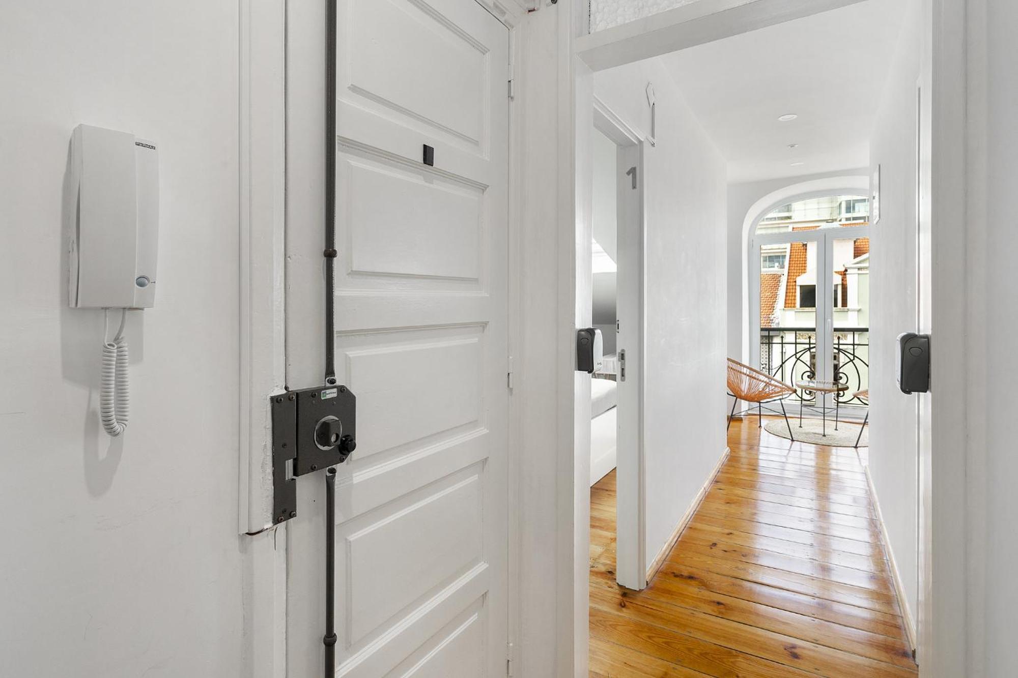 Whome Urban Tech Retreat, Modern Hubs For Remote Living Gasthof Lissabon
