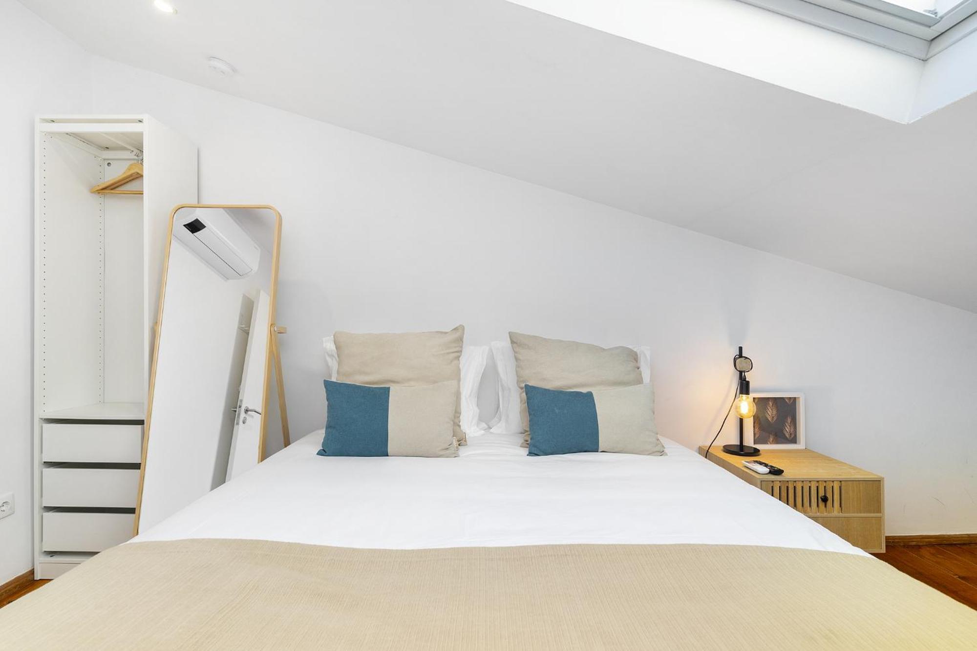 Whome Urban Tech Retreat, Modern Hubs For Remote Living Gasthof Lissabon