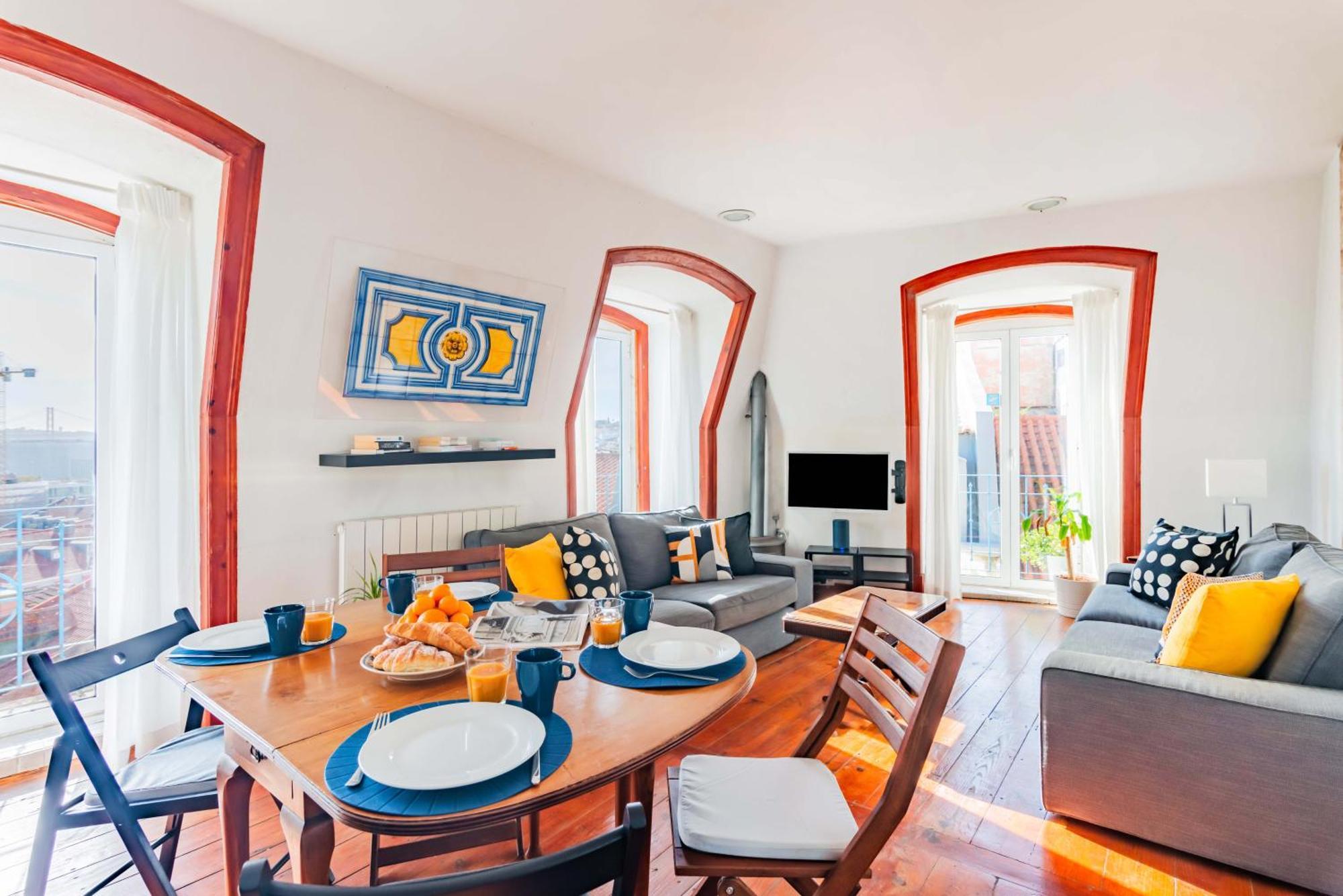 Bica's River View Duplex Apartment