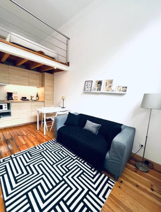 Lovely Mezzanino Close To Lx Factory Lisboa