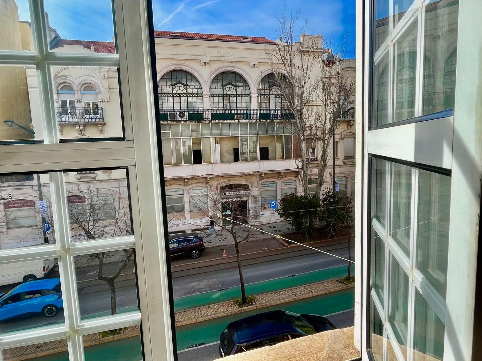 3 Bedroom, 2 Bathroom - Palma Lisbon